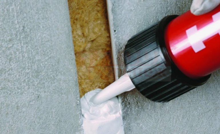 Как правильно наносить акриловый герметик, чтобы швы не растрескались