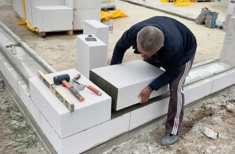 Почему газобетон вытесняет кирпич при строительстве частных домов